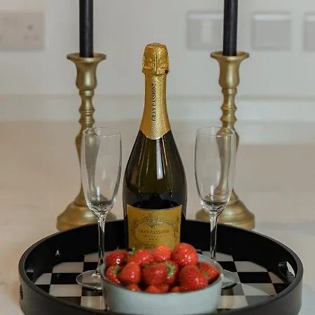 아파트 Luxury 2bdr In The Heart Of Valletta! Tv And Wifi 발레타